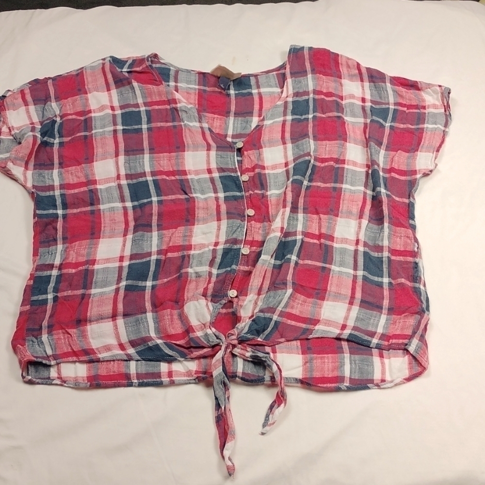 Universal Thread women's large sized button down crop top